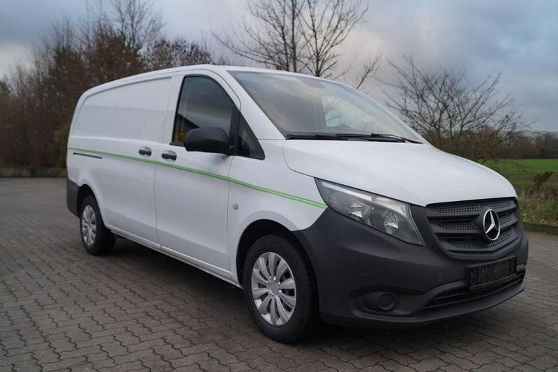 Weiß Gebraucht 2015 Mercedes Vito Van | 8.320 € (Superpreis) - Bild 1/4