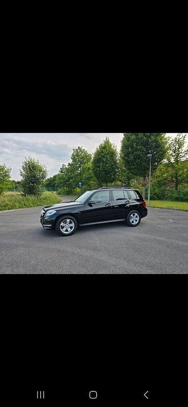 Schwarz Gebraucht 2012 Mercedes GLK200 SUV | 12.900 € (Fairer Preis) - Bild 1/4