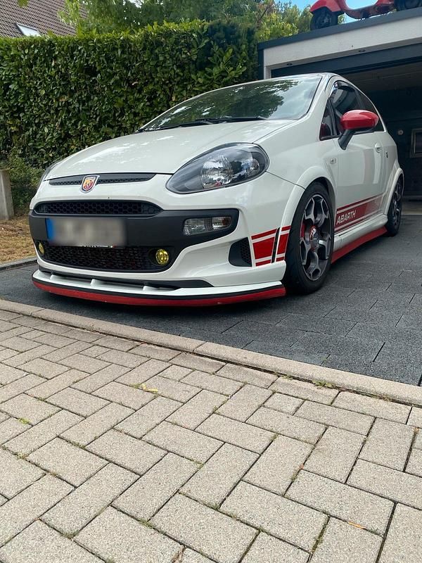 Weiß Gebraucht 2011 Fiat Punto Evo Abarth Kleinwagen | 16.500 € - Bild 1/4