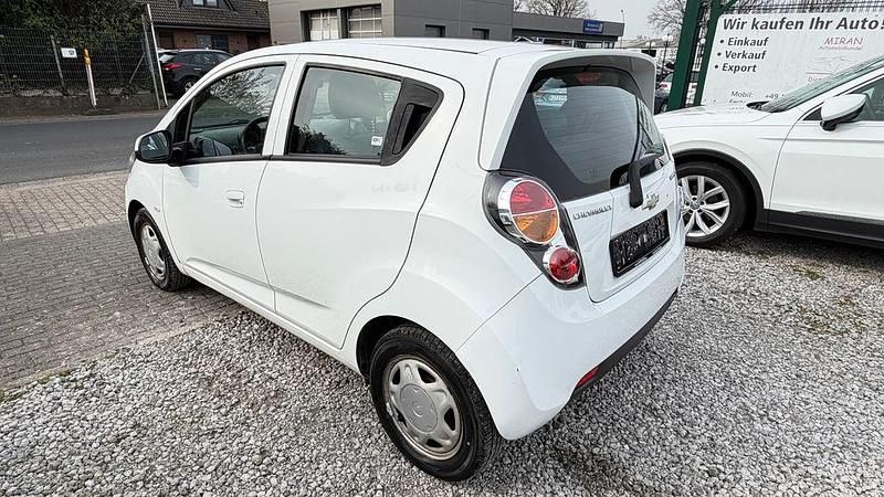 Second-hand Chevrolet Spark LS 68 CP (50 kW) 2012 Alb Hatchback