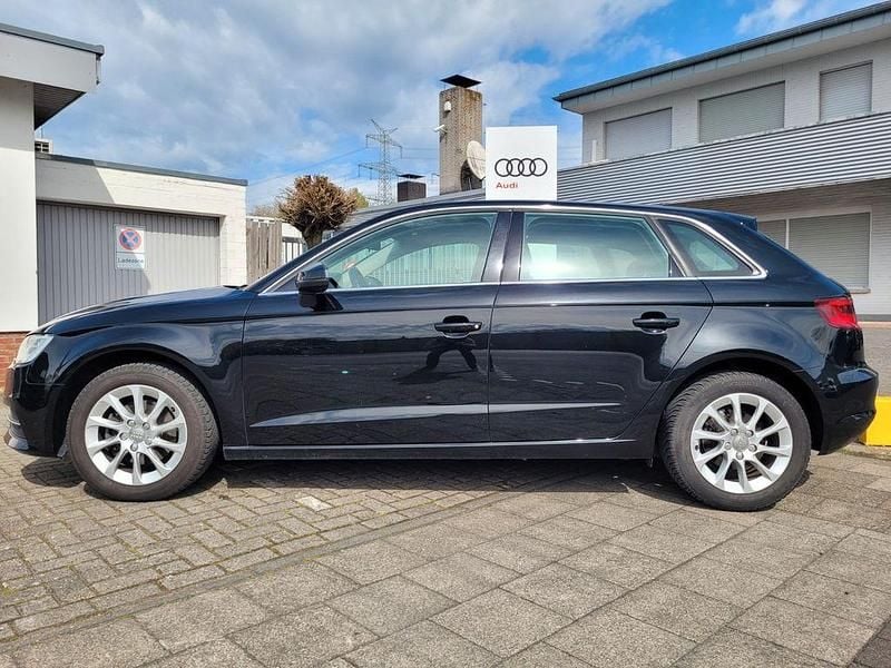 Second-hand Audi A3 Ambiente 110 CP (80 kW) 2014 Negru Berlinǎ