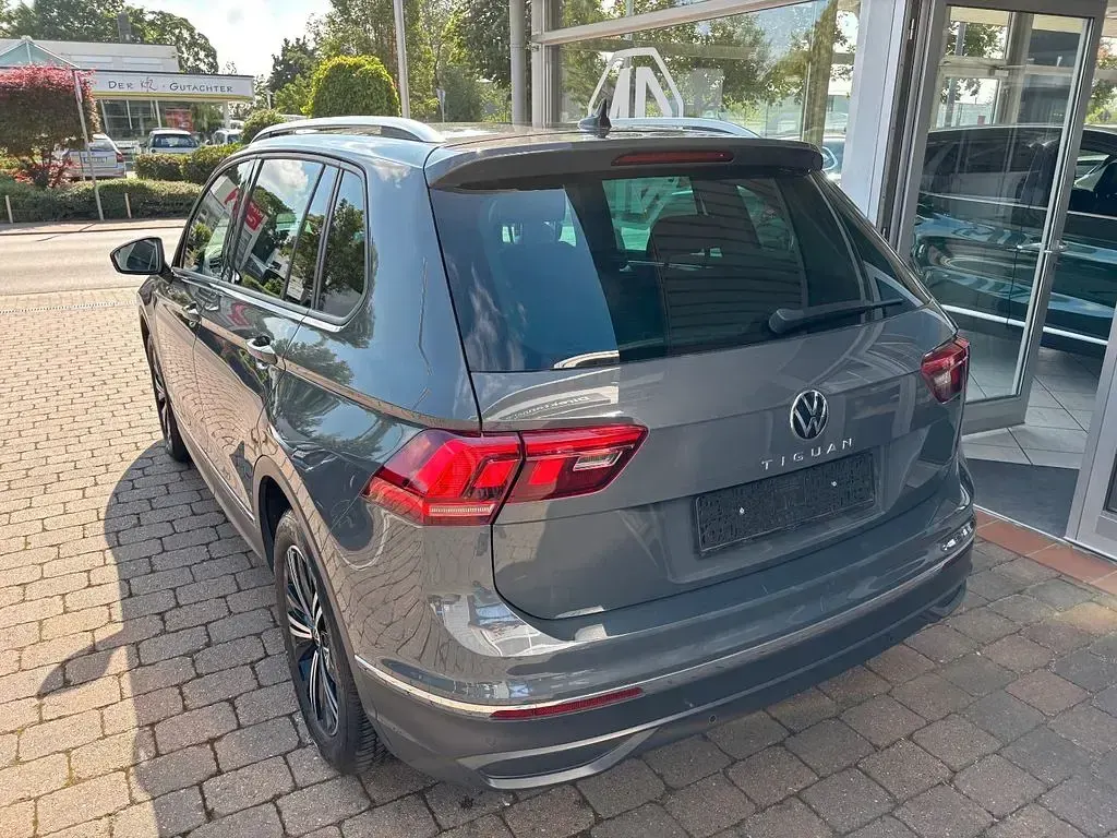 Gebraucht VW Tiguan United 150 PS (110 kW) 2021 Grau SUV