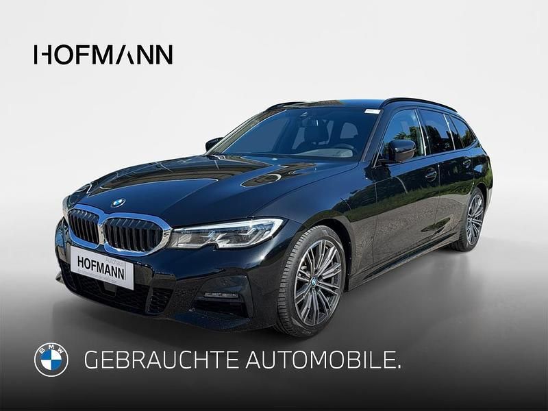 Saphirschwarz metallic Gebraucht 2022 BMW 320 M Sport Kombi | 34.890 € (Fairer Preis) - Bild 1/4