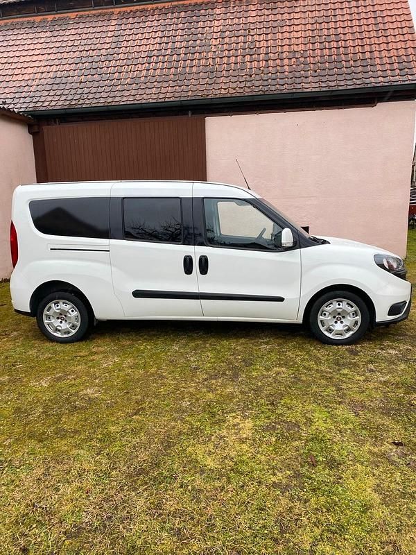 Gebraucht Fiat Doblò 101 PS (74 kW) 2021 Weiß Van / Kleinbus