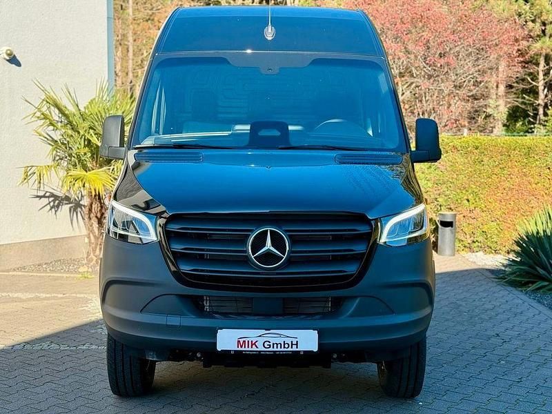 Neu Mercedes Sprinter 190 PS (139 kW) 2025 Schwarz Van