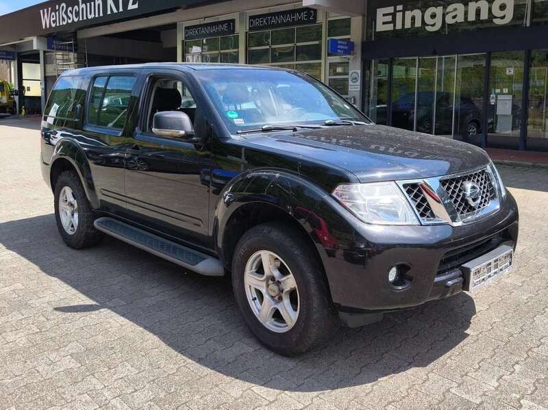 Black (m) Gebraucht 2011 Nissan Pathfinder XE SUV | 7.700 € - Bild 1/4