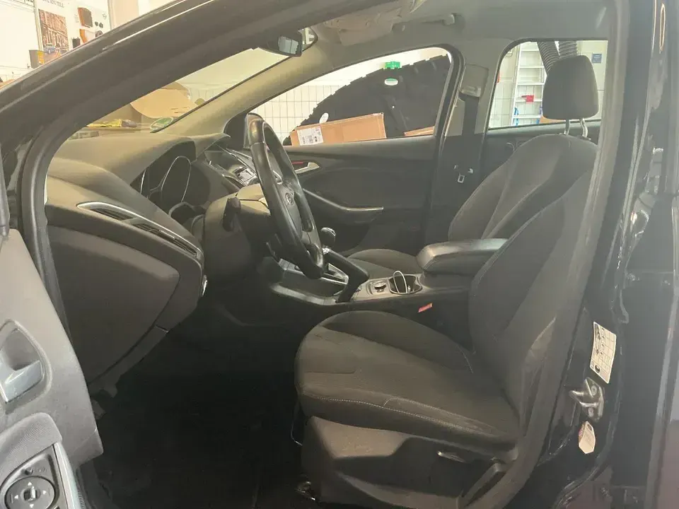Gebraucht Ford Focus 182 PS (133 kW) 2013 Pantherschwarz