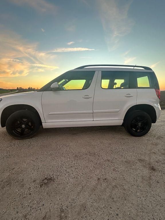 Gebraucht Skoda Yeti Ambition 122 PS (89 kW) 2014 Weiß SUV