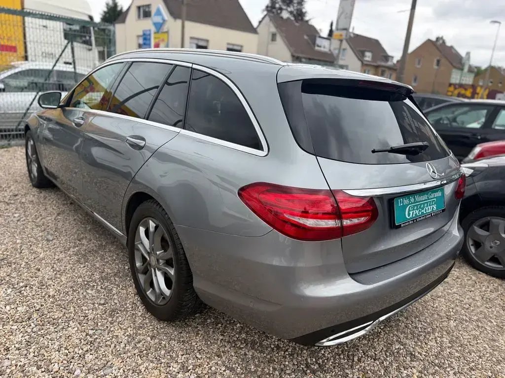 Gebraucht Mercedes C180 156 PS (114 kW) 2015 Silber Limousine