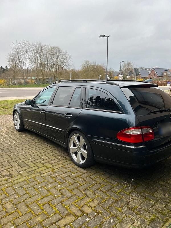Gebraucht Mercedes E320 204 PS (150 kW) 2003 Blau Kombi
