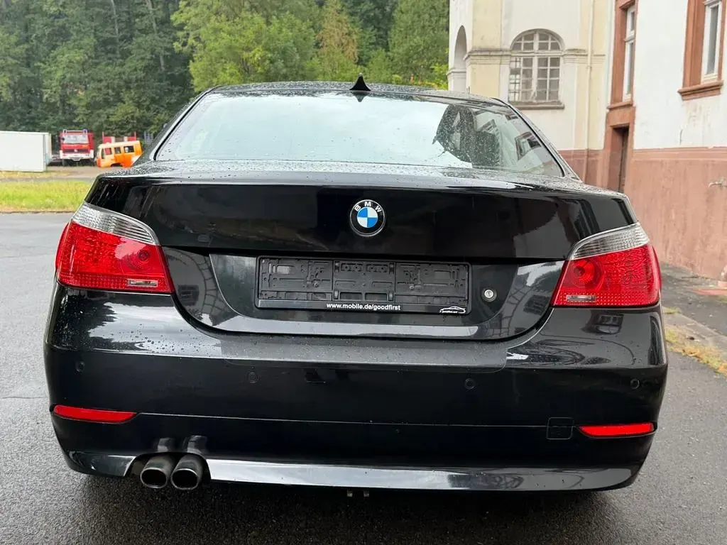 Gebraucht BMW 523 Advantage 177 PS (130 kW) 2006 Schwarz Limousine