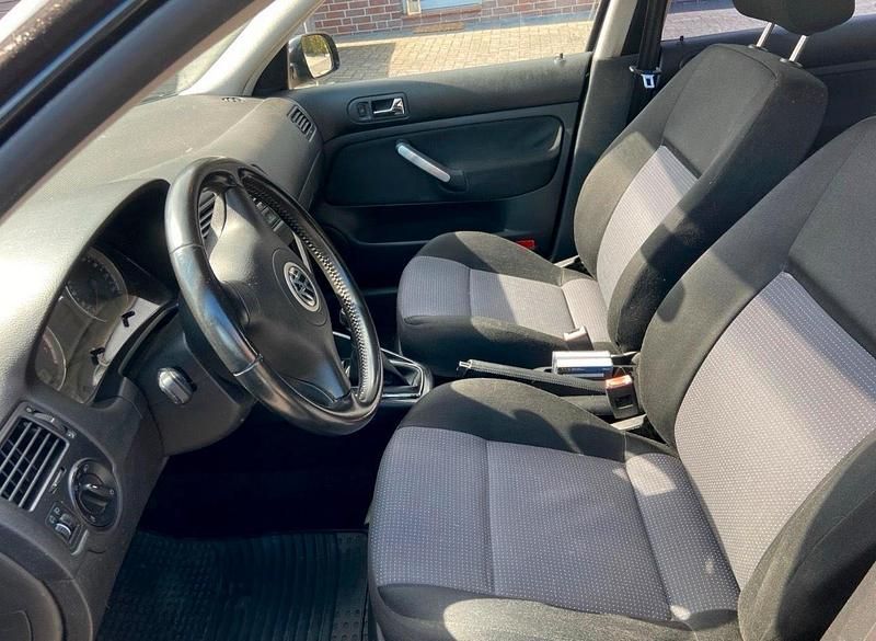 Second-hand VW Bora 105 CP (77 kW) 2002 Negru Berlinǎ