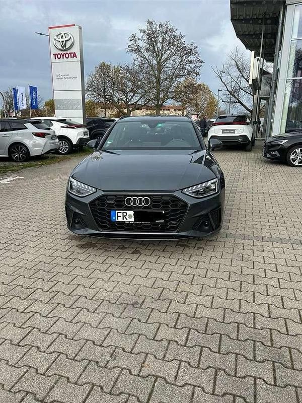 Grau Gebraucht 2020 Audi A4 S-Line Kombi | 29.000 € (Guter Preis) - Bild 1/4