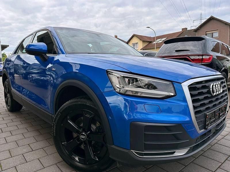 Blau Gebraucht 2017 Audi Q2 Sport SUV | 16.990 € (Fairer Preis) - Bild 1/4