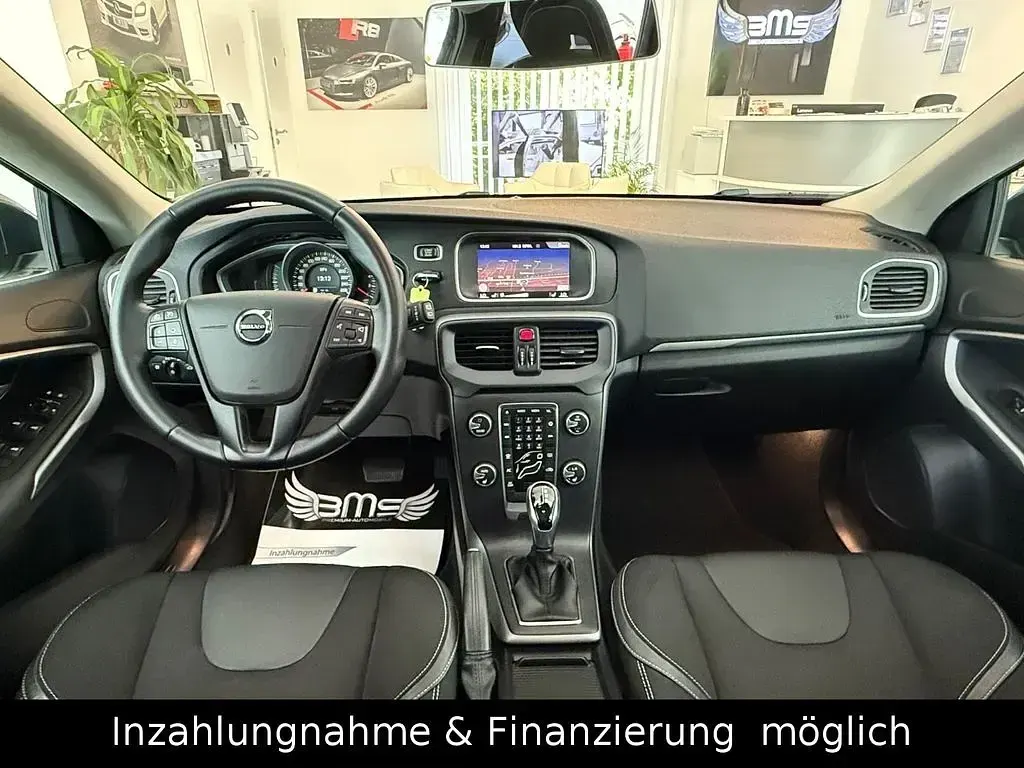Gebraucht Volvo V40 120 PS (88 kW) 2018 Blau Limousine