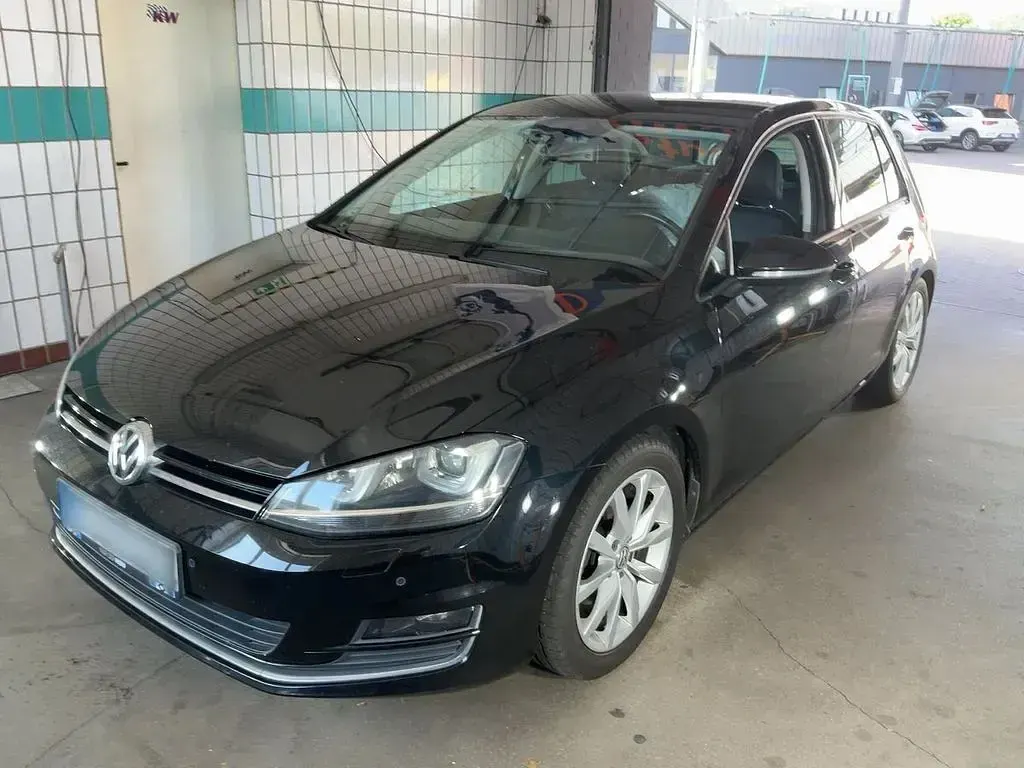 Gebraucht VW Golf VII Highline 125 PS (91 kW) 2015 Schwarz Limousine