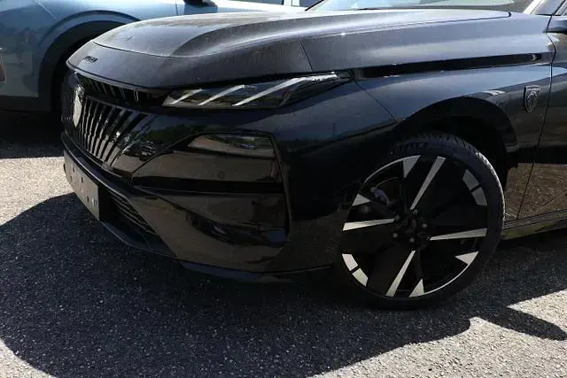 Neu Peugeot 308 GT 136 PS (100 kW) 2026 Perla nera schwarz metallic perla nera schwarz metallic Limousine