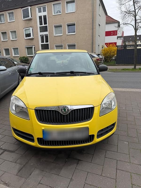 Gebraucht Skoda Fabia 69 PS (50 kW) 2009 Gelb Limousine