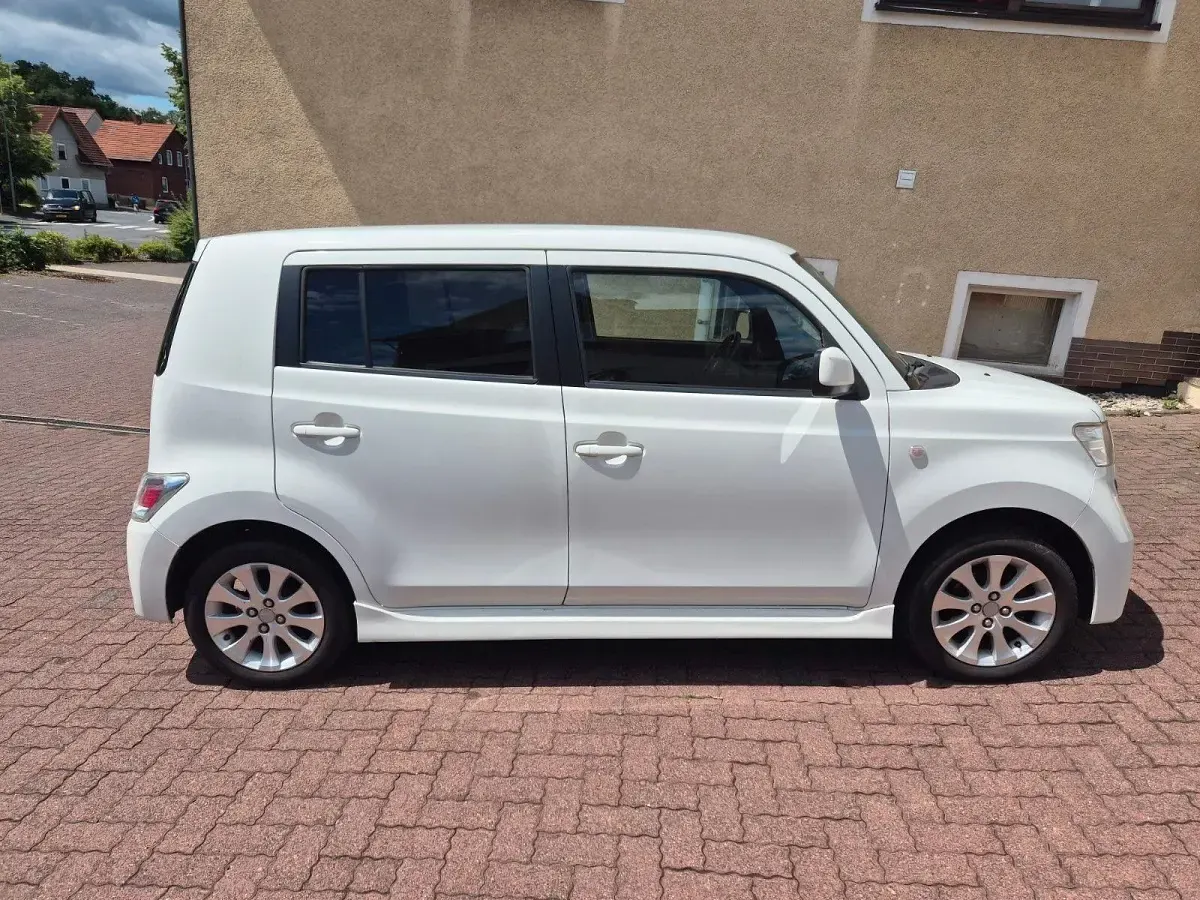 Gebraucht Daihatsu Materia 103 PS (75 kW) 2008 Weiß Van / Kleinbus