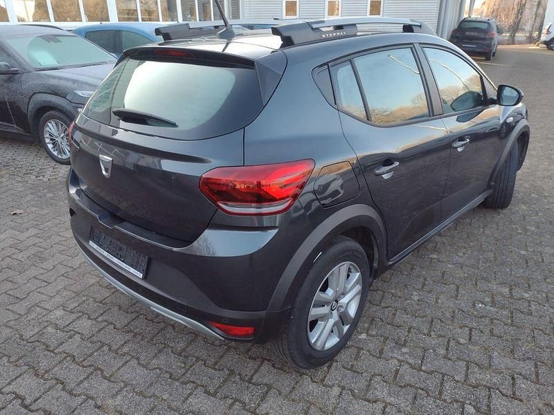 Gebraucht Dacia Sandero Comfort 101 PS (74 kW) 2021 Grau Limousine