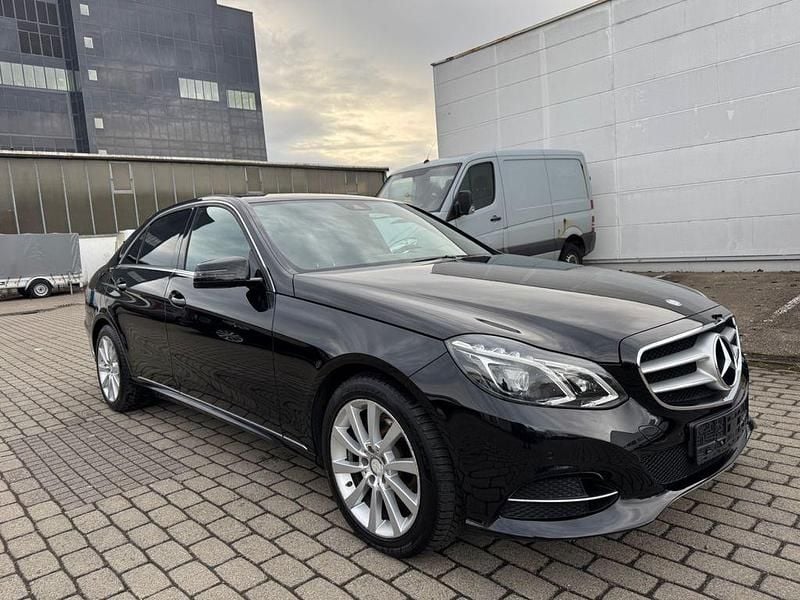 Gebraucht Mercedes E220 170 PS (125 kW) 2017 Schwarz Limousine