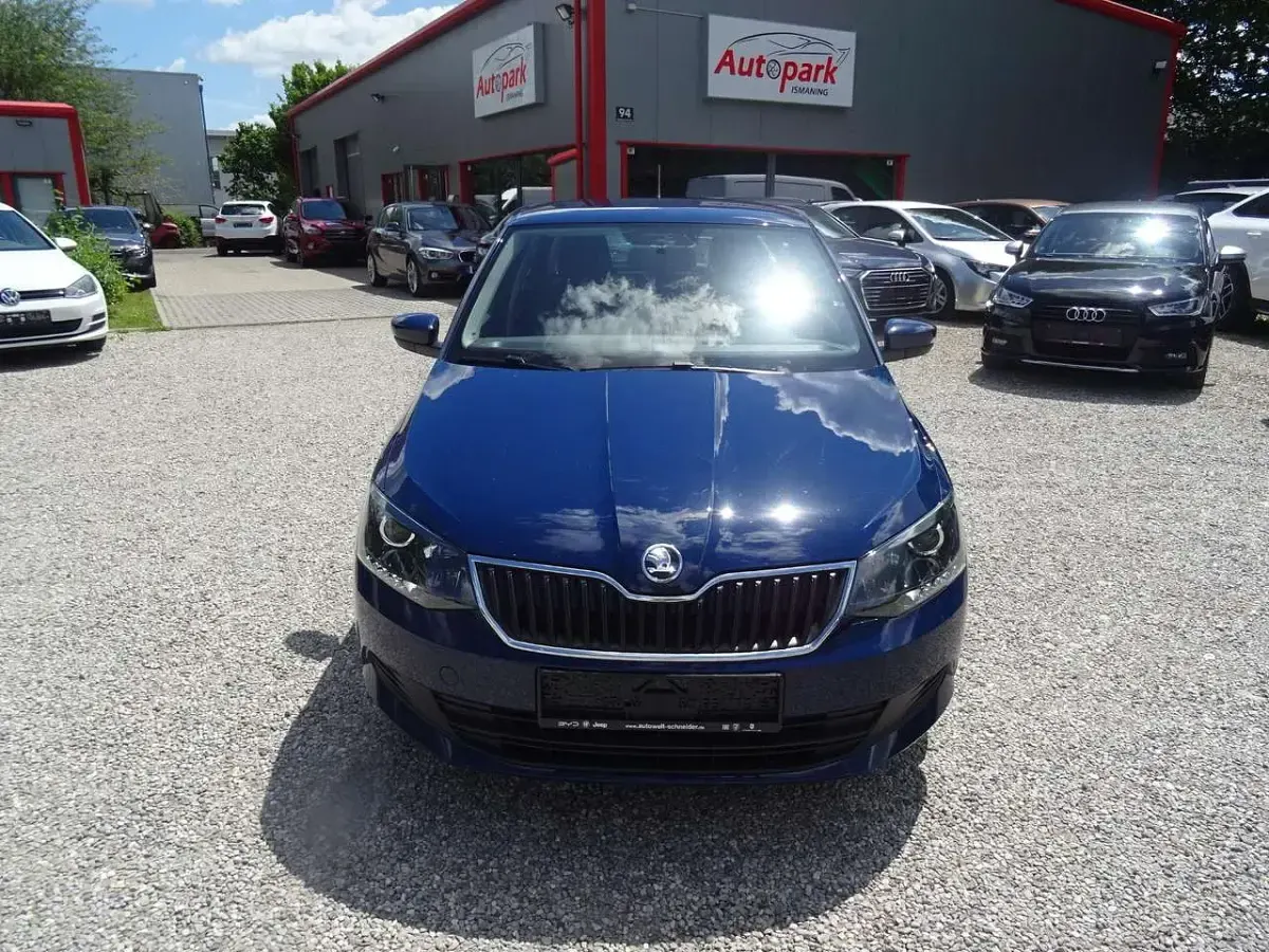 Gebraucht Skoda Fabia Ambition 95 PS (69 kW) 2018 Pacificblau, pacificblau Limousine