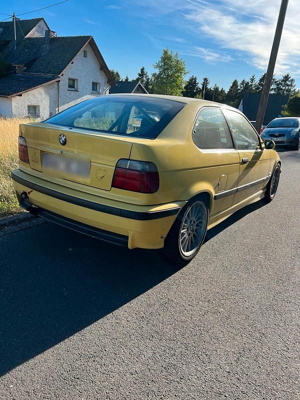 Gebraucht BMW 323 Performance 171 PS (125 kW) 1997 Gelb Coupé