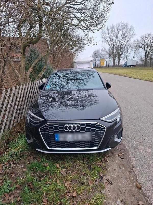 Schwarz Gebraucht 2021 Audi A3 Advanced Limousine | 23.500 € - Bild 1/4