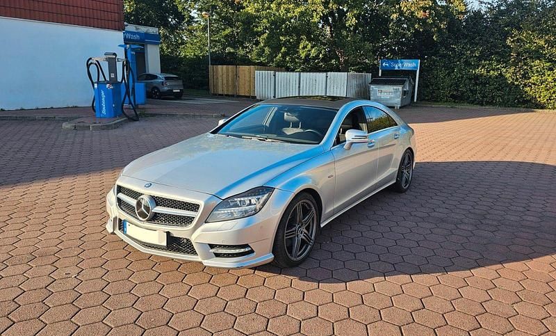 Silber Gebraucht 2012 Mercedes CLS350 AMG line Coupé | 19.600 € (Fairer Preis) - Bild 1/4