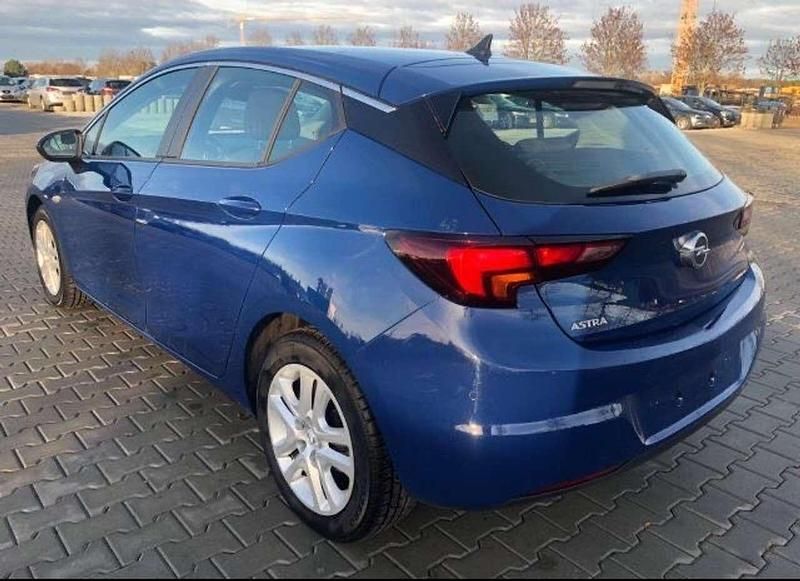 Blau Gebraucht 2018 Opel Astra Business Limousine | 8.400 € (Fairer Preis) - Bild 1/4