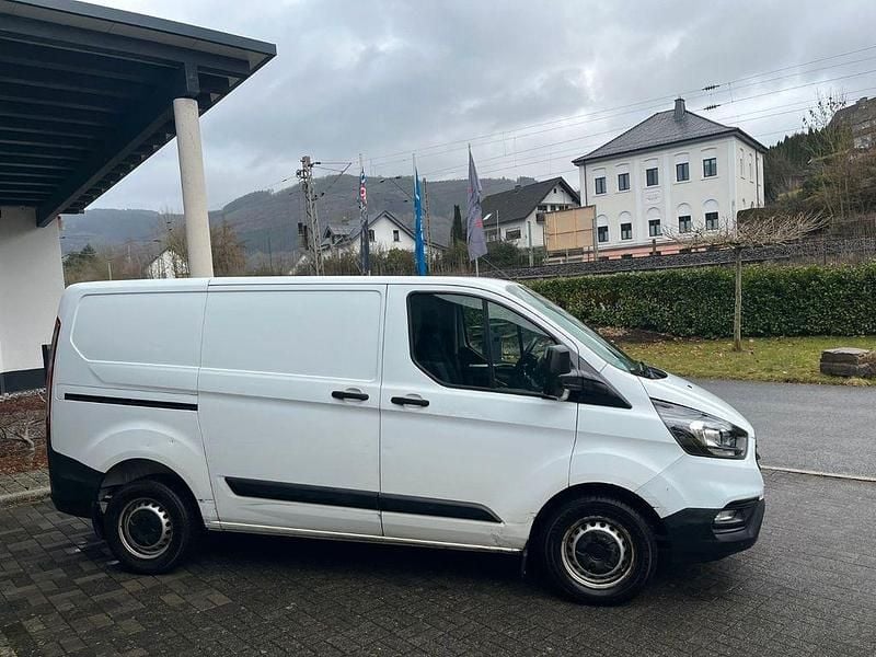 Gebraucht Ford Transit Custom 105 PS (77 kW) 2018 Weiß Van / Kleinbus