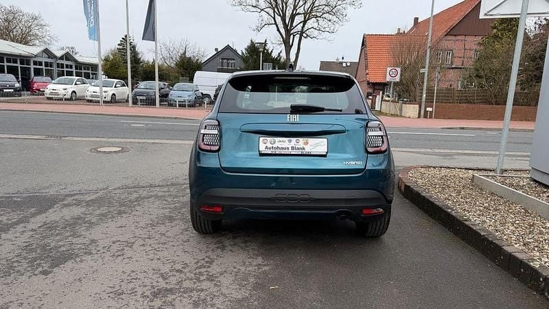 Gebraucht Fiat 600 101 PS (74 kW) 2024 Blau SUV