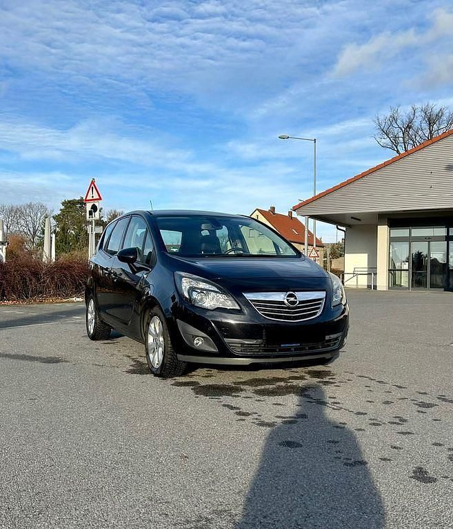 Schwarz Gebraucht 2010 Opel Meriva Innovation Van / Kleinbus | 6.100 € (Fairer Preis) - Bild 1/4