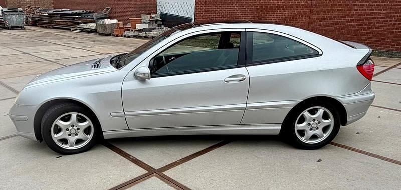 Gebraucht Mercedes C230 193 PS (141 kW) 2002 Silber Coupé