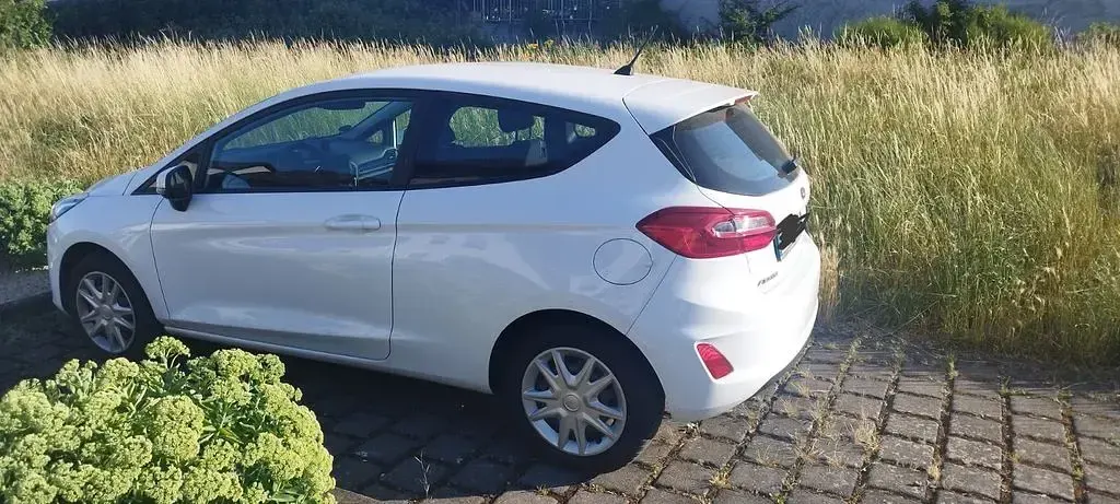 Gebraucht Ford Fiesta Trend 71 PS (52 kW) 2018 Weiß Kleinwagen