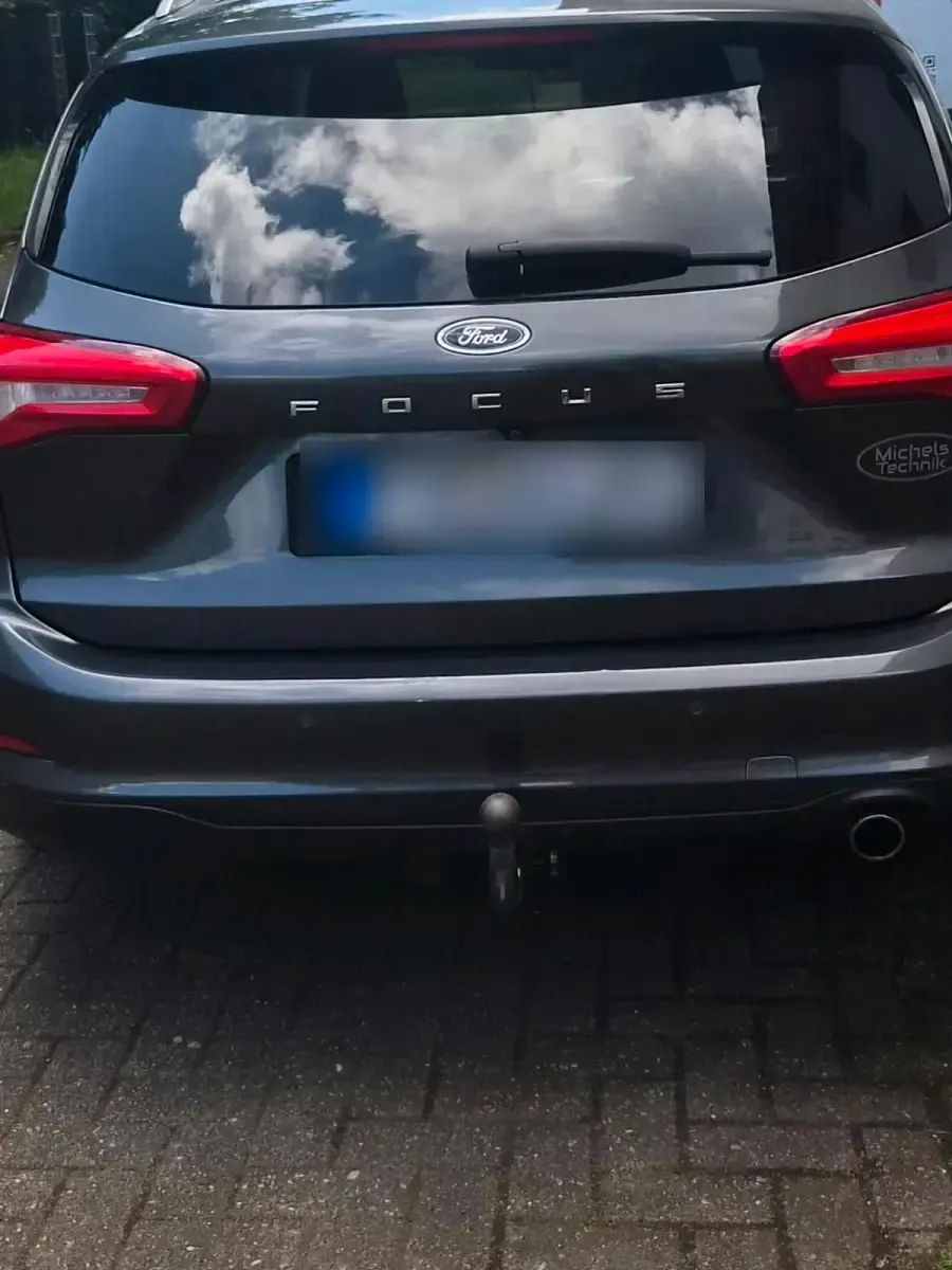Gebraucht Ford Focus 120 PS (88 kW) 2018 Grau Kombi