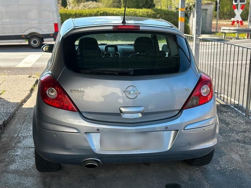 Gebraucht Opel Corsa 90 PS (66 kW) 2007 Grau Kleinwagen