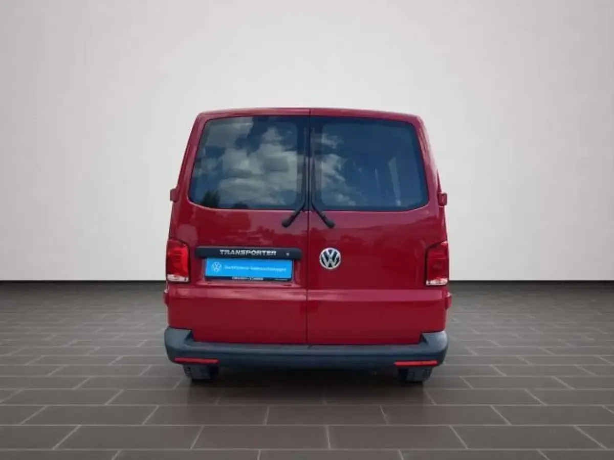 Second-hand VW Transporter 110 CP (80 kW) 2022 Roșu Van