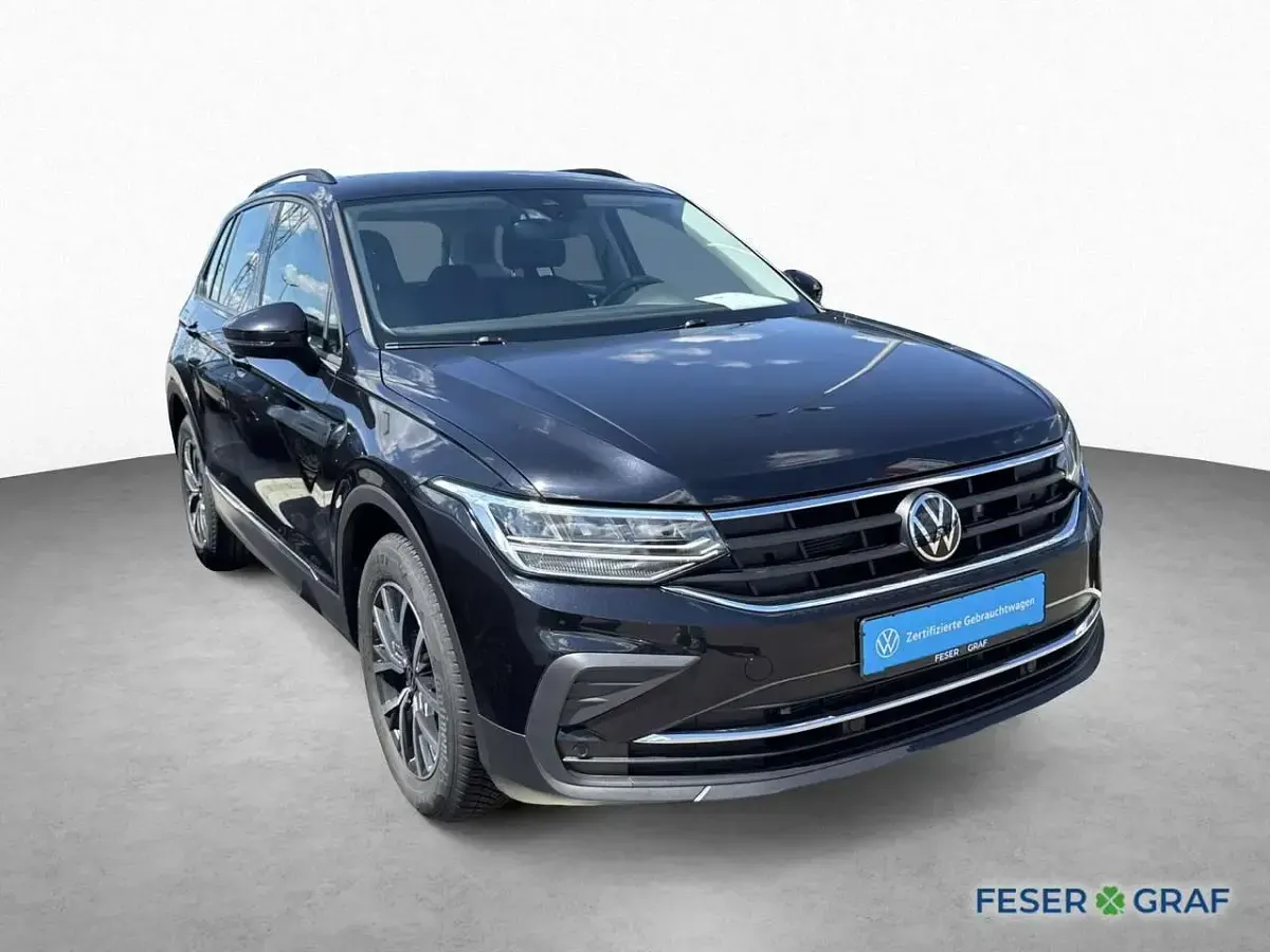 Gebraucht VW Tiguan Life 150 PS (110 kW) 2022 Deep black perleffekt SUV