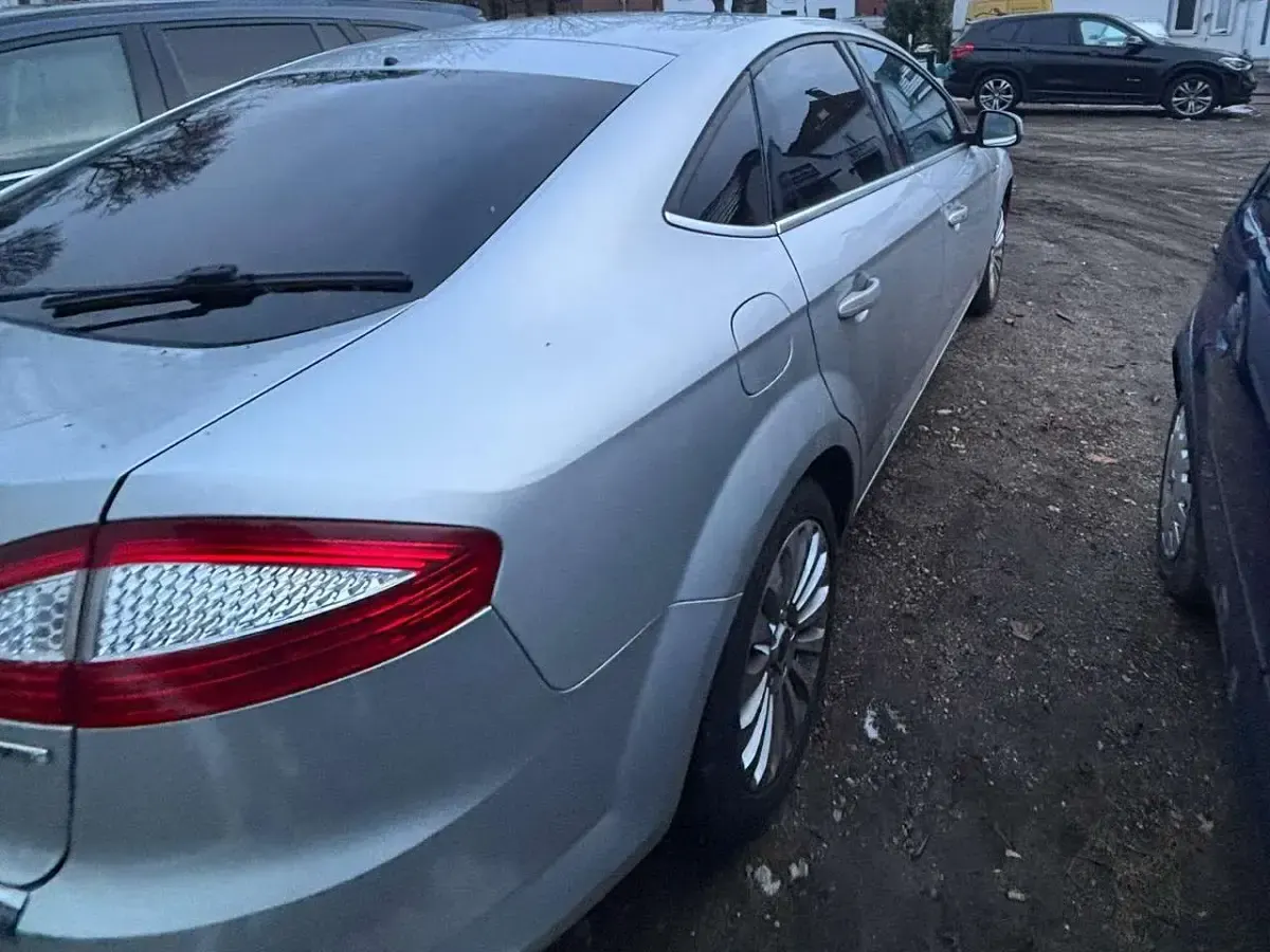 Gebraucht Ford Mondeo Titanium 163 PS (119 kW) 2010 Grau Limousine
