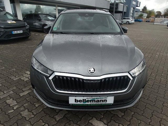 Gebraucht Skoda Octavia Clever 116 PS (85 kW) 2022 Grau Kombi
