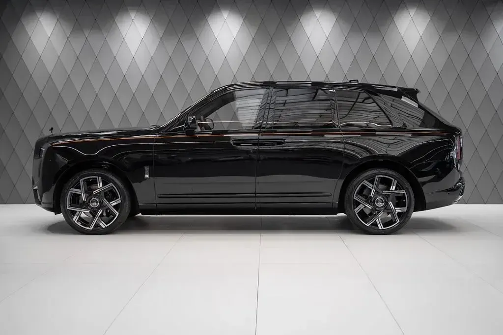 Neu Rolls Royce Cullinan 600 PS (441 kW) 2026 Schwarz SUV