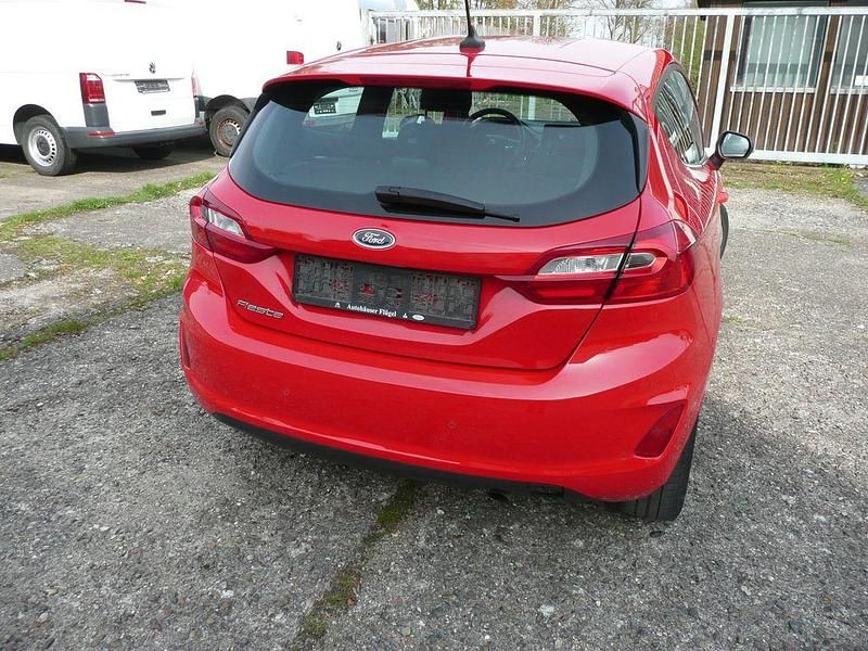 Gebraucht Ford Fiesta Trend 75 PS (55 kW) 2021 Rot Kleinwagen