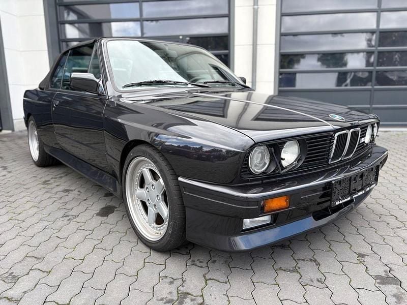 Schwarz Gebraucht 1991 BMW M3 Cabriolet Performance Cabrio | 79.900 € - Bild 1/4