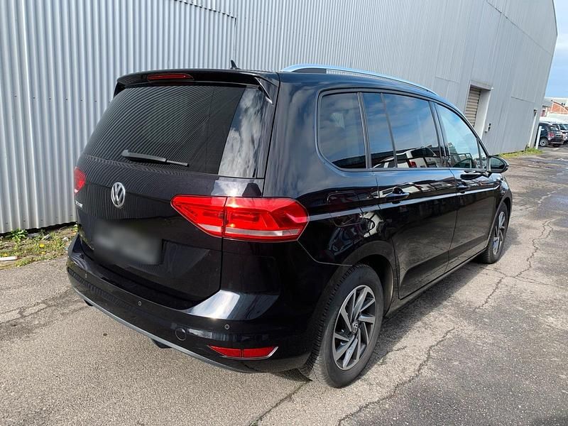 Gebraucht VW Touran 85 PS (62 kW) 2018 Schwarz Van / Kleinbus