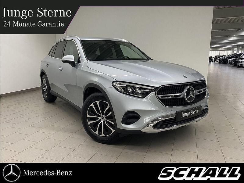Silber Gebraucht 2024 Mercedes GLC220 Avantgarde SUV | 50.441 € - Bild 1/4