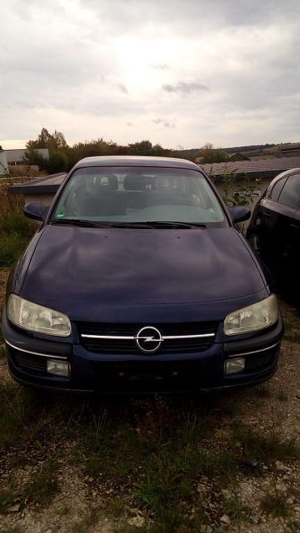 Gebraucht Opel Omega 136 PS (100 kW) 1995 Blau Limousine