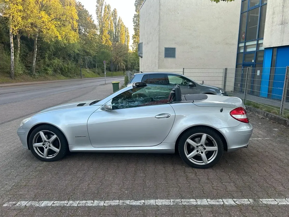 Gebraucht Mercedes SLK200 163 PS (119 kW) 2005 Silber Cabrio