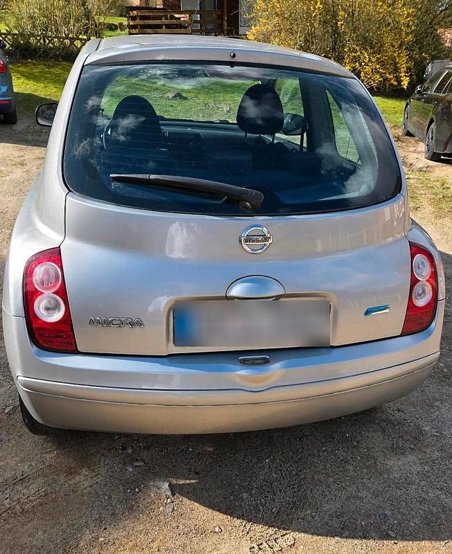 Gebraucht Nissan Micra 65 PS (47 kW) 2010 Silber Kleinwagen