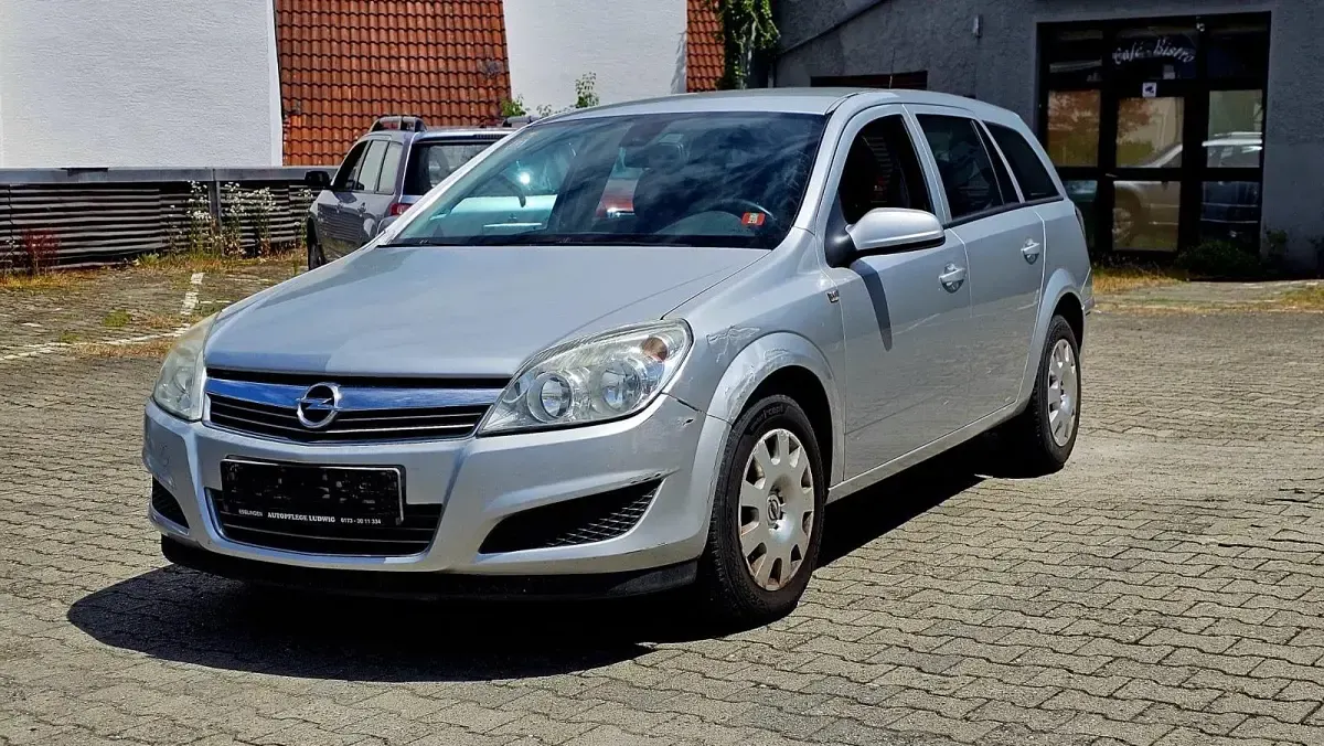 Gebraucht Opel Astra 110 PS (80 kW) 2009 Silber Kombi